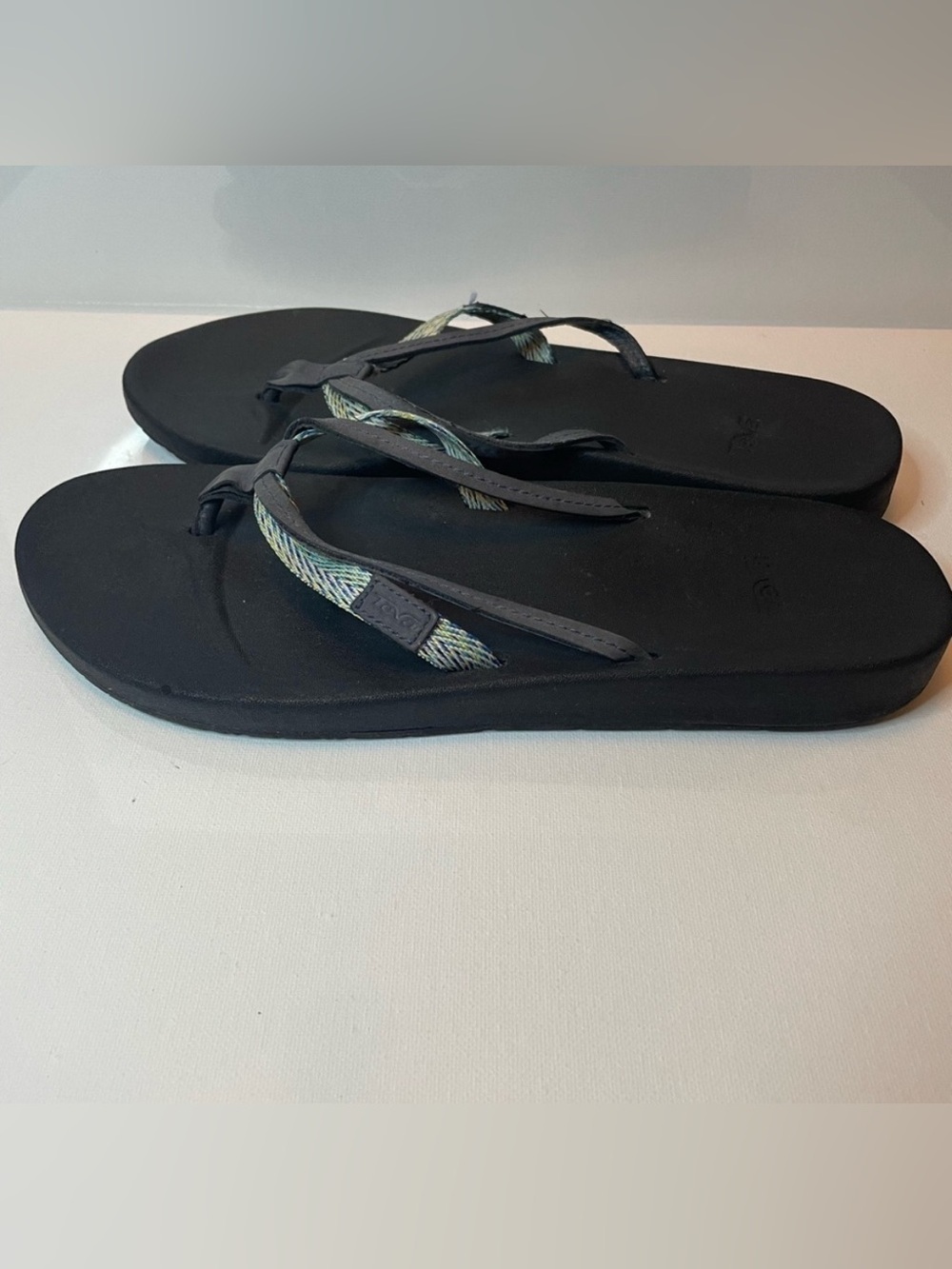 Teva Black Sandals with Green Highlights size 9 women’s EUC